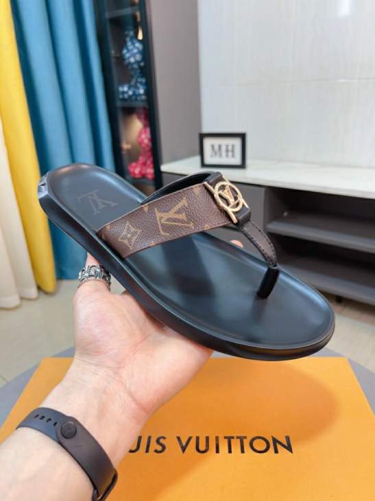 Picture of Louis Vuitton Slippers _SKULVsz38-44h09131530